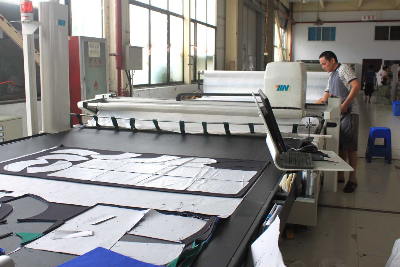 automatic cutting table 3
