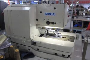 eyelet-button-hole-sewing-machine2